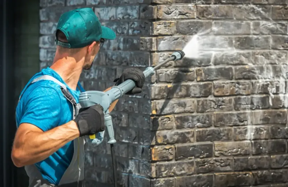 Pressure Cleaning Before Painting: Why It Matters for Coastal Homes